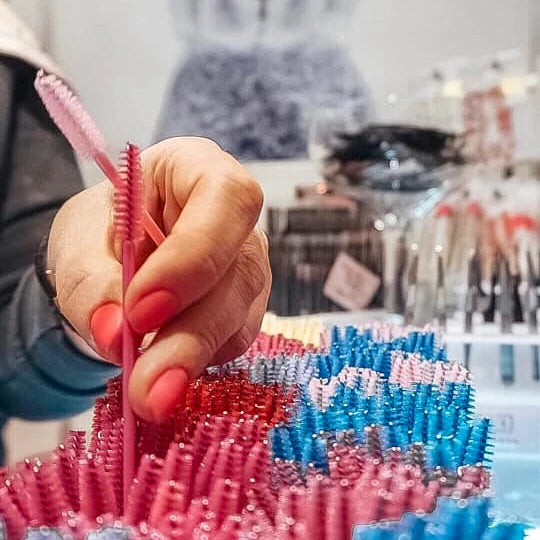 Disposable mascara brushes for lash & brow aftercare, PINK