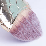 Nail dust cleaning brushes fish tale, GOLD