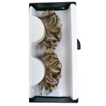 Strip flare lashes in line for make-up, SAVANNA